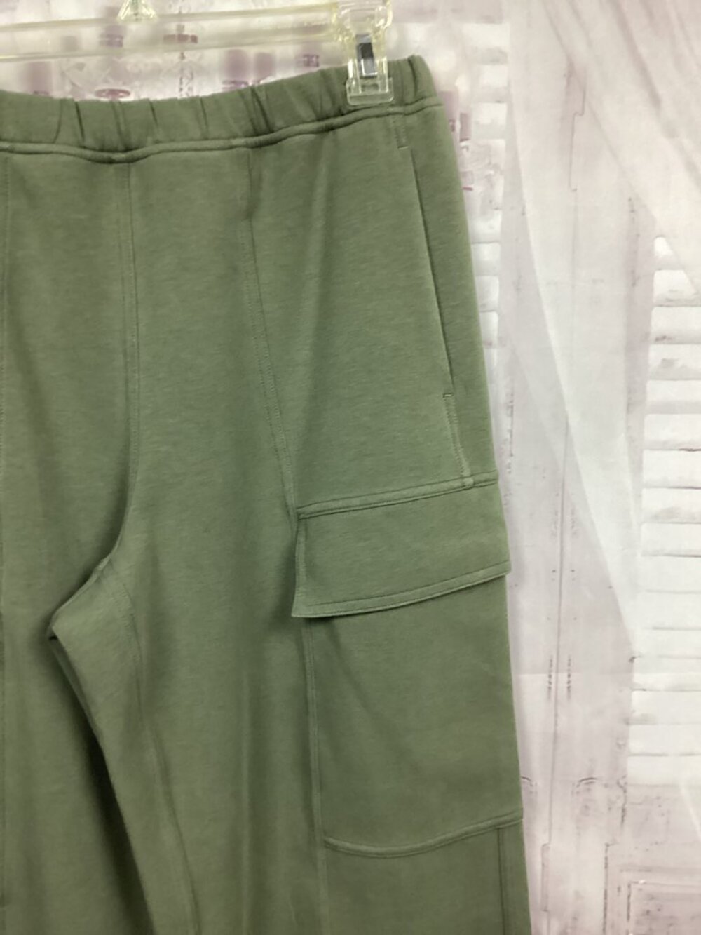 LULULEMON Double Knit Mid Rise Cargo Pants Green 8 - Picture 4 of 9